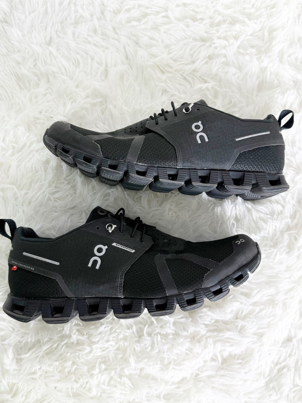 On Running Waterproof Sneakers Women’s 10.5 Black Cloud Running Shoes